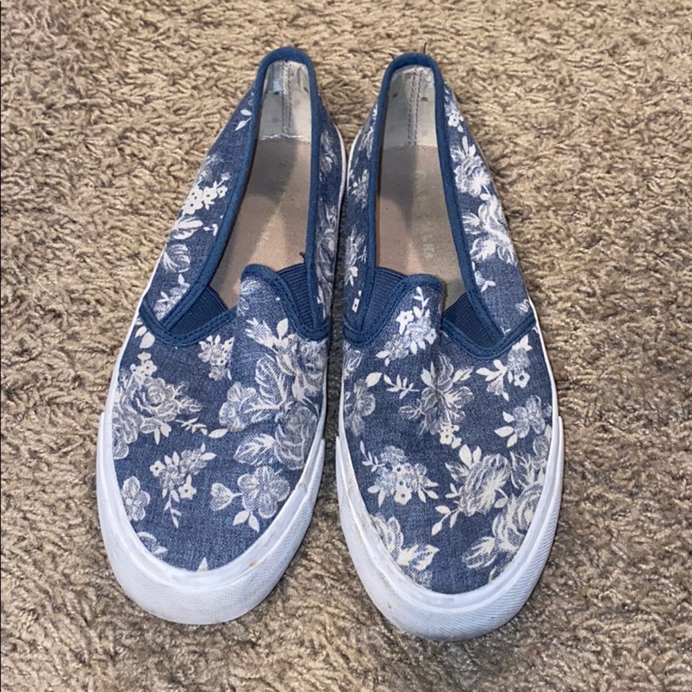 Airwalk slip on shoes